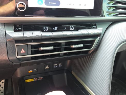 Used 2026 Toyota Camry SE FWD image 22