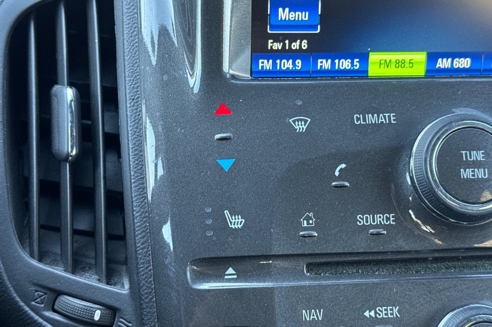 Used 2015 Chevrolet Volt Premium w/ Premium Trim Package FWD image 29
