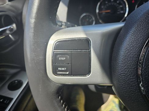 Used 2017 Jeep Compass Latitude AWD/4WD image 40