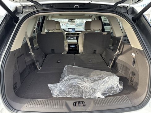 Used 2023 Lincoln Aviator Reserve w/ Equipment Group 201A image 13