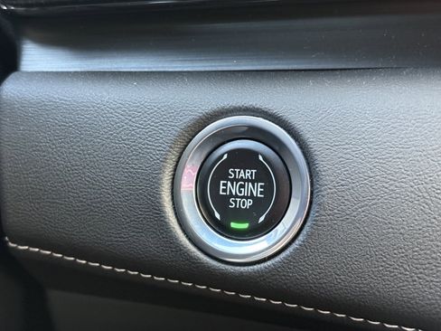 Used 2023 Cadillac Escalade Premium Luxury w/ Performance Package image 33