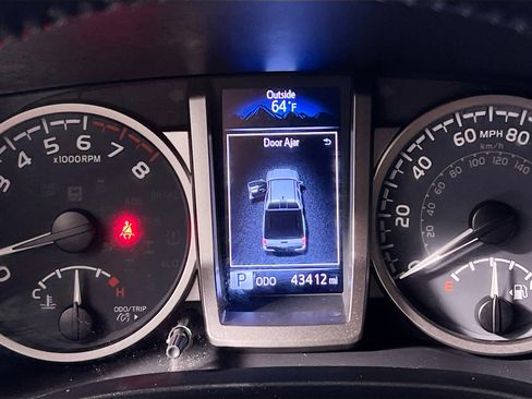 Used 2021 Toyota Tacoma SR5 image 23