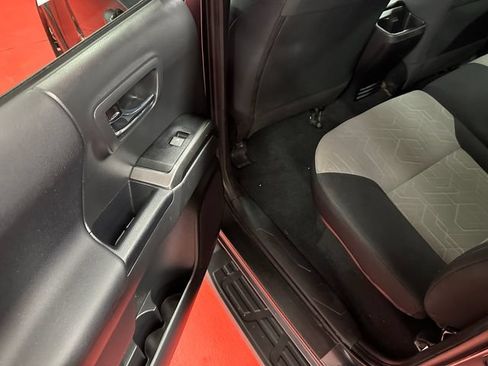 Used 2022 Toyota Tacoma TRD Sport AWD/4WD image 12