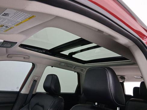 Used 2024 Nissan Pathfinder SL w/ SL Premium Package image 14