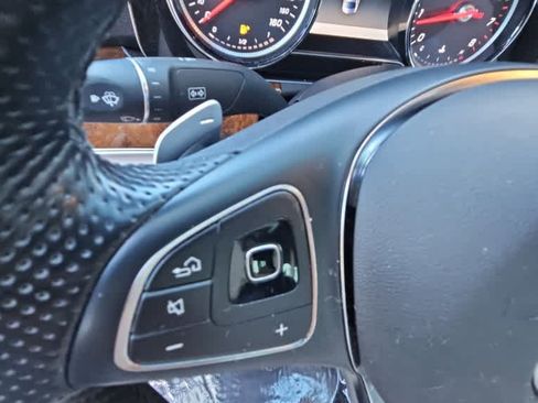 Used 2018 Mercedes-Benz E 300 E 300 image 19