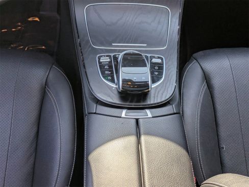 Used 2019 Mercedes-Benz E 300 4MATIC image 43