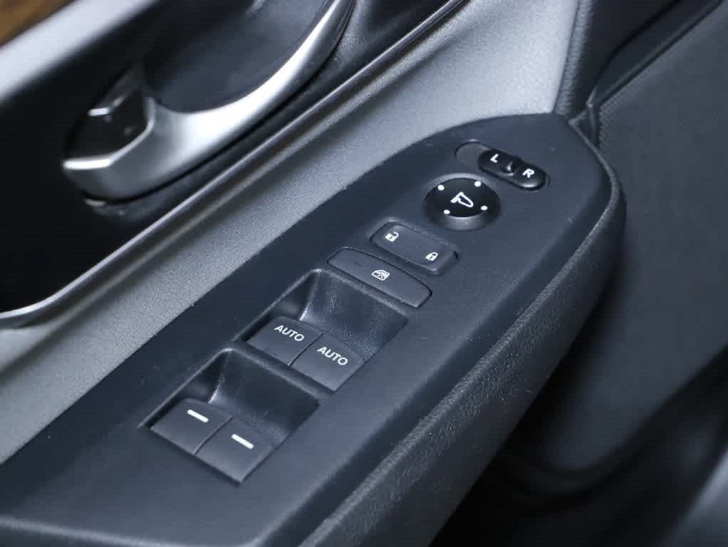 Used 2017 Honda CR-V EX image 16