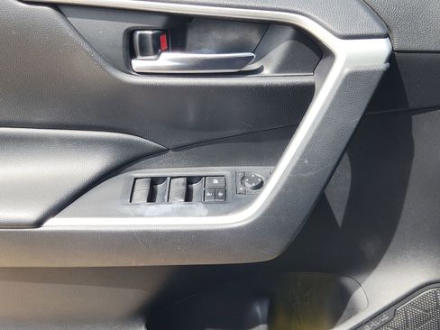 Used 2021 Toyota RAV4 XLE FWD image 27
