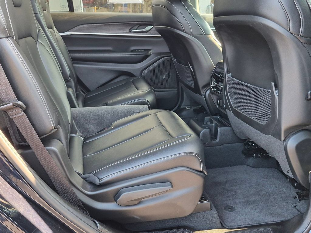 Used 2024 Jeep Grand Cherokee L Limited AWD/4WD image 24