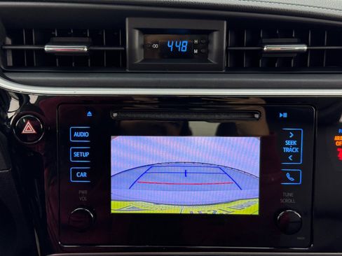 Used 2018 Toyota Corolla SE image 23
