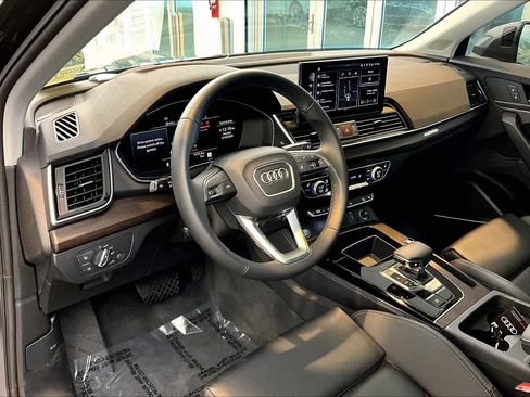 Certified 2025 Audi Q5 2.0T Premium Plus w/ Premium Plus Package image 18