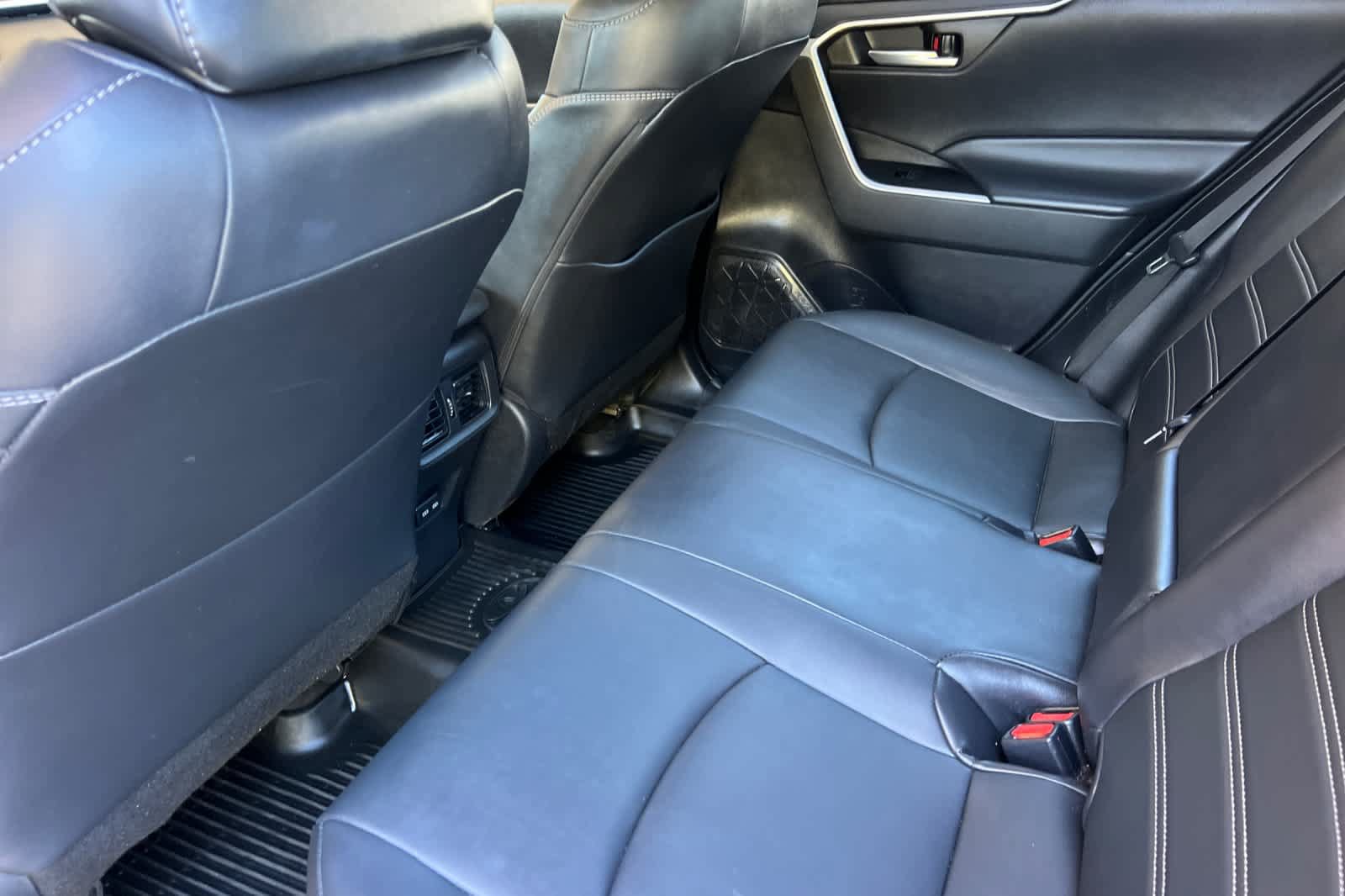 Certified 2023 Toyota RAV4 XLE Premium AWD/4WD image 4