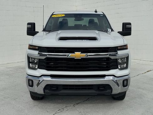 Used 2025 Chevrolet Silverado 2500 LT w/ Convenience Package AWD/4WD image 8