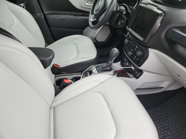 Used 2022 Jeep Renegade Limited AWD/4WD image 8