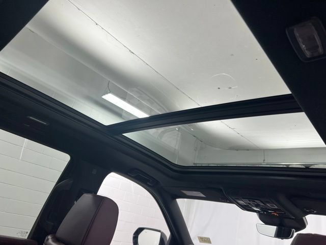 Used 2026 Cadillac Escalade Luxury w/ LPO, Floor Liner Package AWD/4WD image 27
