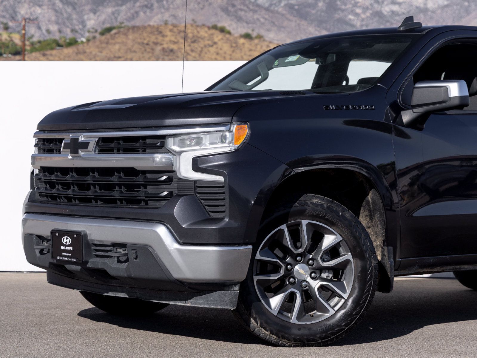 Used 2023 Chevrolet Silverado 1500 LT w/ Protection Package AWD/4WD image 2
