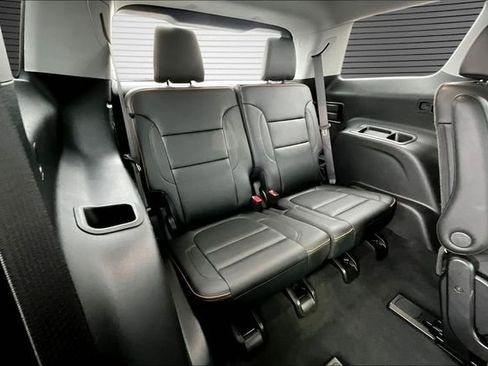 Used 2022 GMC Acadia AT4 w/ Technology Package image 25