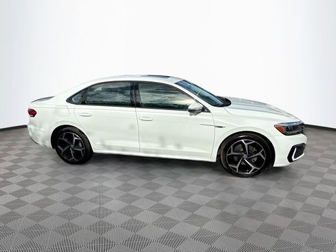 Used 2020 Volkswagen Passat 2.0T R-Line image 5