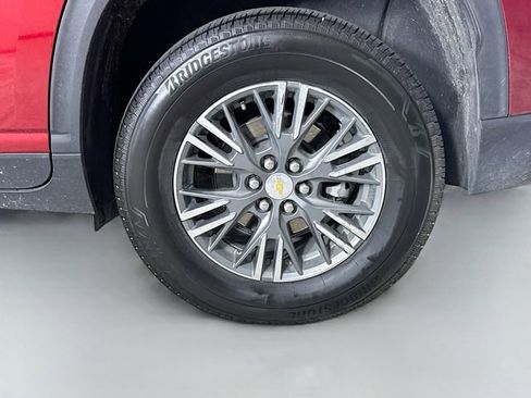 Used 2024 Chevrolet Traverse LT FWD image 35