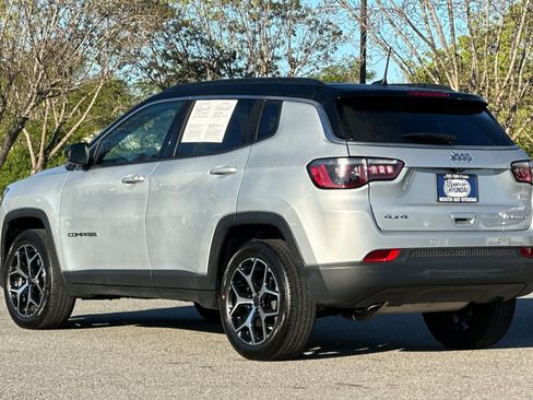 Used 2025 Jeep Compass Limited AWD/4WD image 6