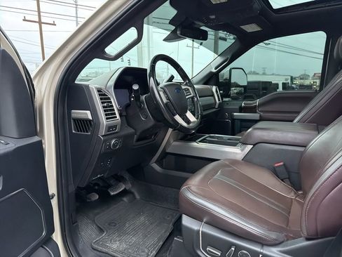Used 2017 Ford F250 Platinum w/ Platinum Ultimate Package AWD/4WD image 29