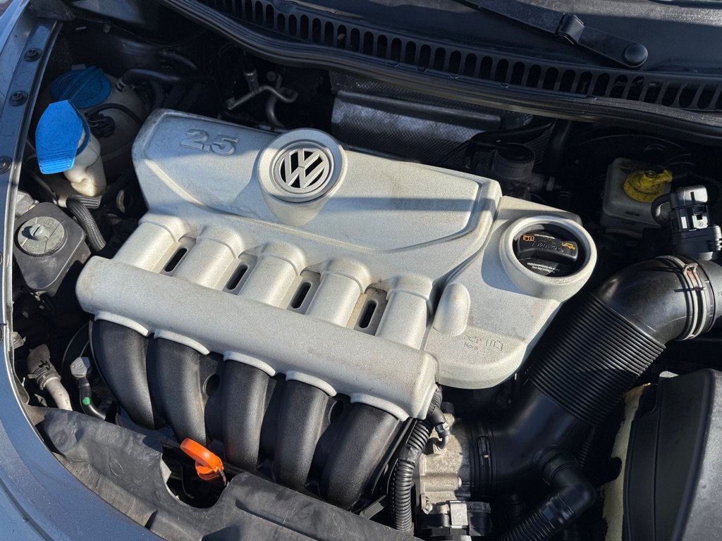 Used 2008 Volkswagen Beetle S FWD image 12
