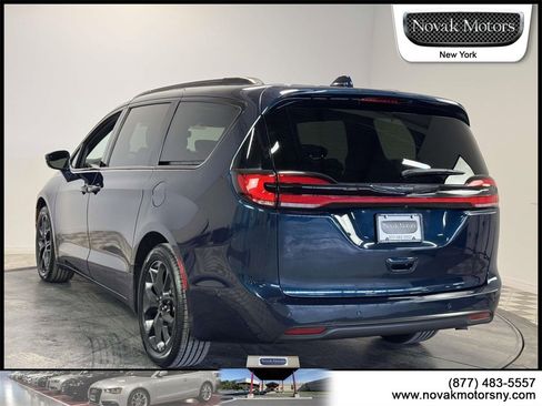 Used 2022 Chrysler Pacifica Limited w/ S Appearance Package image 5