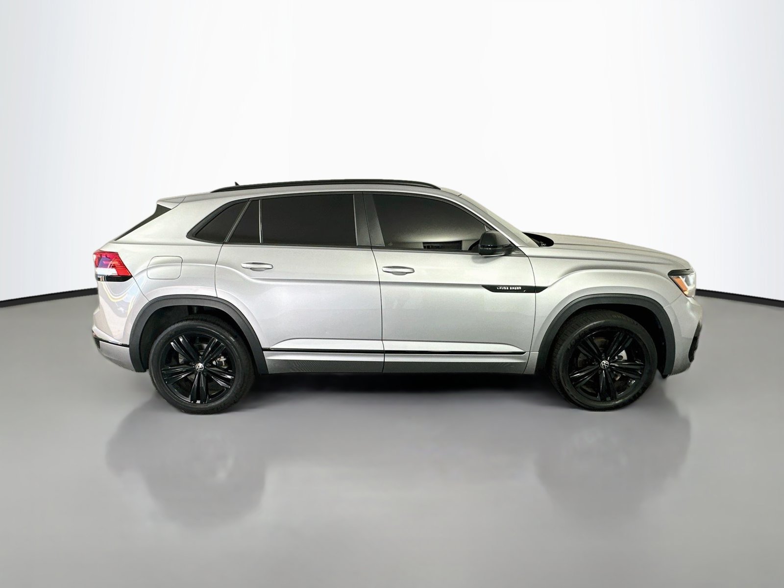 Used 2023 Volkswagen Atlas Cross Sport SEL R-Line AWD/4WD image 8