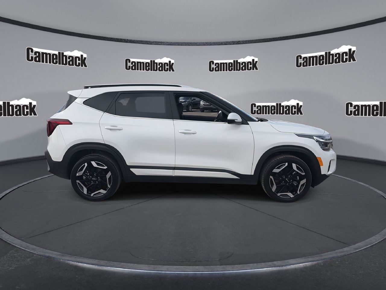 Certified 2026 Kia Seltos SX w/ SX Sunroof Package AWD/4WD image 8
