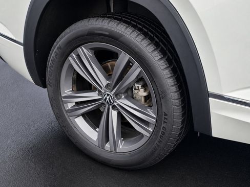 Used 2021 Volkswagen Atlas SE w/ Panoramic Sunroof Package FWD image 11