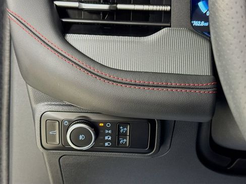 Used 2025 Ford Explorer ST AWD/4WD image 11