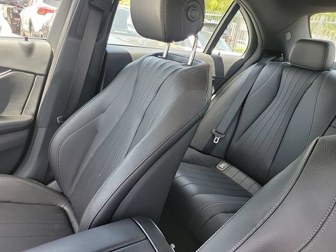 Used 2023 Mercedes-Benz E 350 4MATIC Sedan image 25