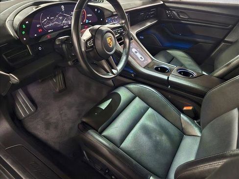 Used 2022 Porsche Taycan image 10