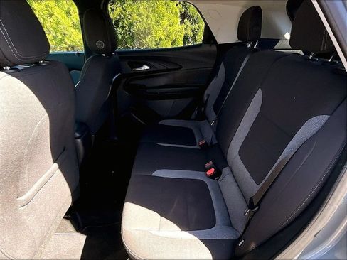 Used 2025 Chevrolet TrailBlazer LT AWD/4WD image 15