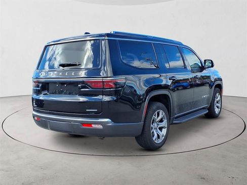 Used 2022 Jeep Wagoneer Series II AWD/4WD image 5