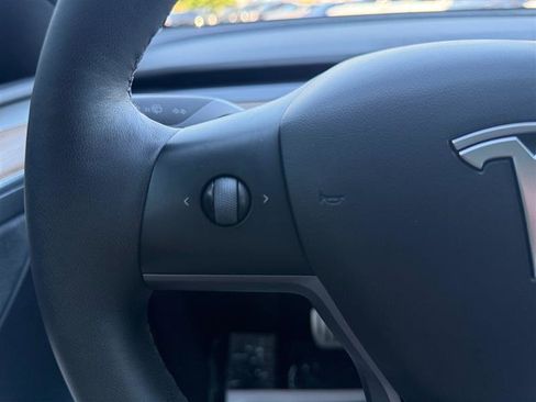 Used 2022 Tesla Model Y Performance AWD/4WD image 36