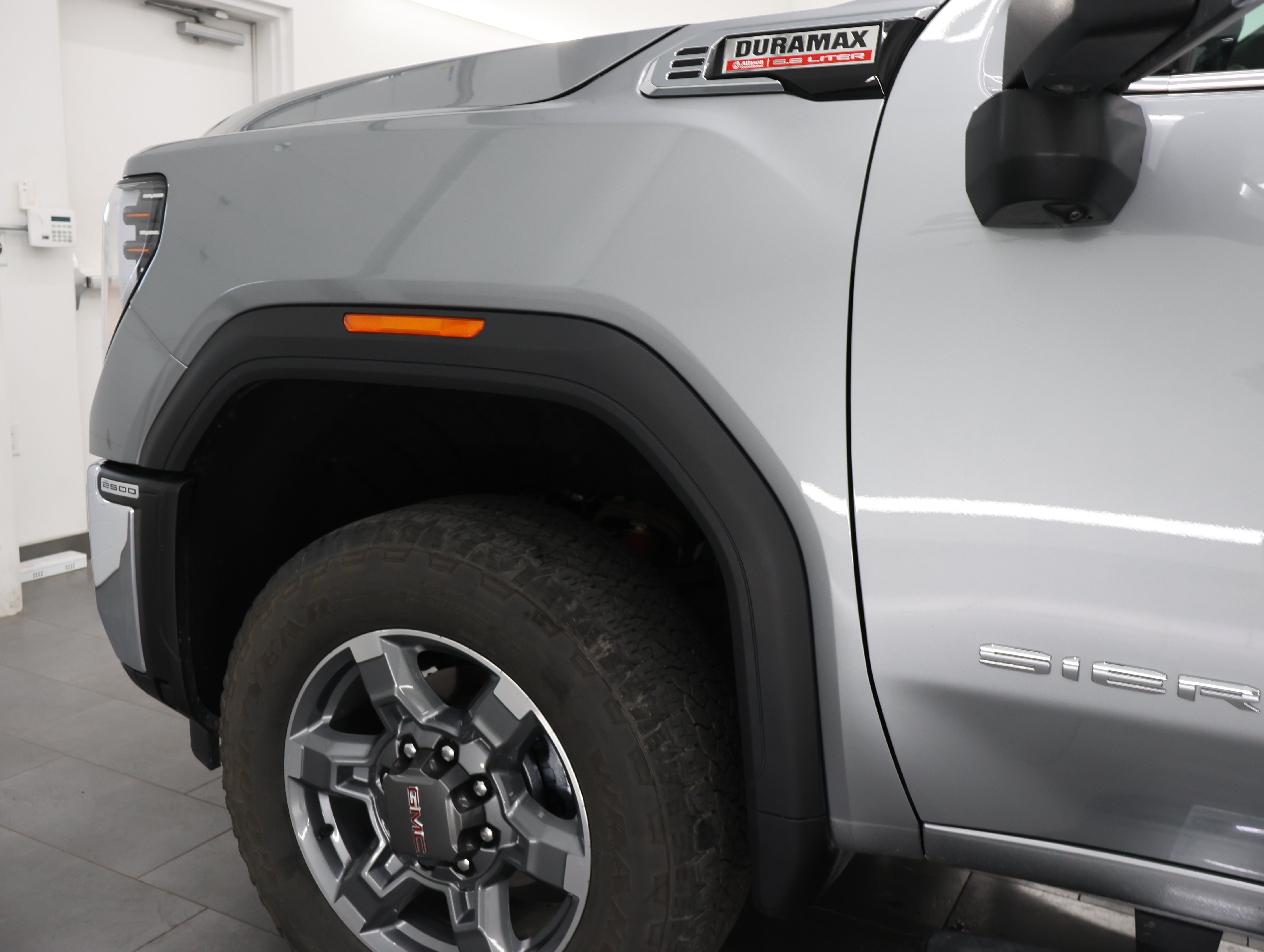 Used 2025 GMC Sierra 2500 SLT w/ SLT Premium Package AWD/4WD image 38