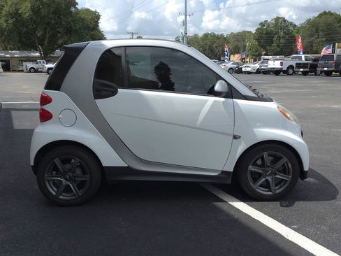 Used 2013 smart fortwo pure RWD image 4