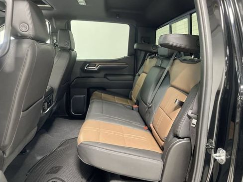 Used 2023 Chevrolet Silverado 1500 High Country w/ Technology Package AWD/4WD image 23