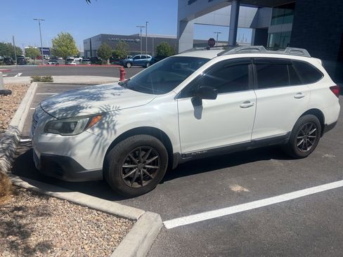 Used 2015 Subaru Outback 2.5i AWD/4WD image 2
