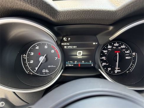 Used 2023 Alfa Romeo Stelvio Sprint image 15