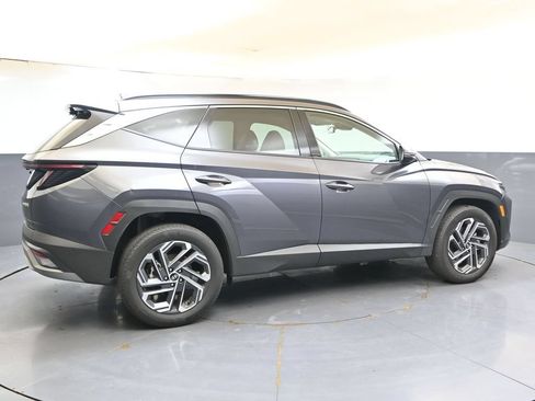 Certified 2025 Hyundai Tucson Limited AWD/4WD image 6
