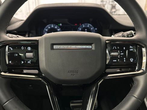 Used 2025 Land Rover Range Rover Evoque Dynamic SE image 18