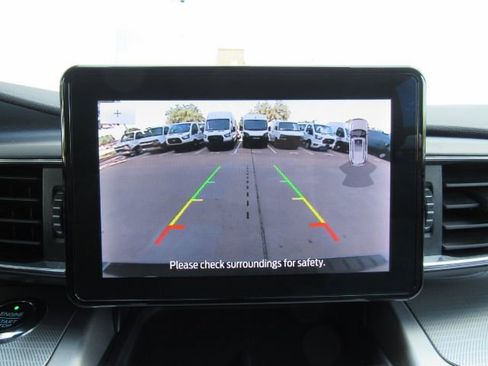 Used 2021 Ford Explorer XLT w/ Equipment Group 202A image 10