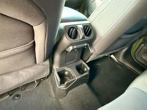 Used 2022 Jeep Wrangler Unlimited Sport S image 28