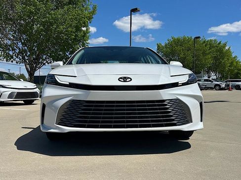 New 2026 Toyota Camry XLE AWD/4WD image 2