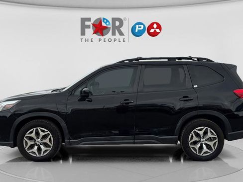 Used 2022 Subaru Forester Premium AWD/4WD image 11