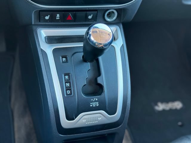 Used 2017 Jeep Compass Latitude FWD image 36
