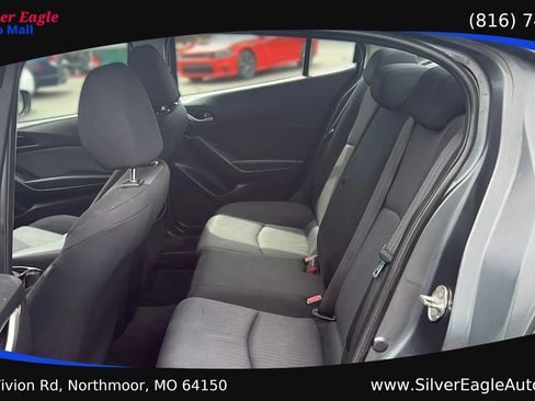Used 2016 MAZDA MAZDA3 i Sport FWD image 10