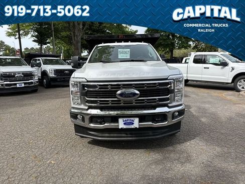 New 2026 Ford F350 XL w/ XL Chrome Package image 3